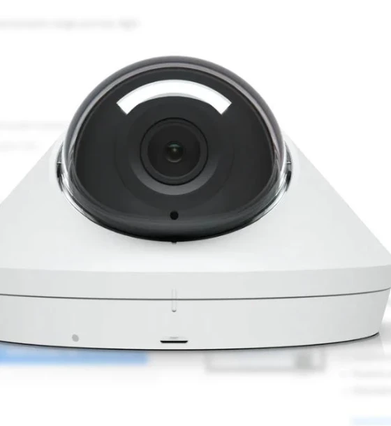 Ubiquiti UniFi IP Dome Camera UVC-G5-DOME, 2688 x 1512 16:9, Senzor 5 MP CMOS, V 71.4, D 134.3, frame rate 30 FPS, interfata 1 x 10 RJ45, POE, montare perete, tavan, rezistenta la apa IPX4