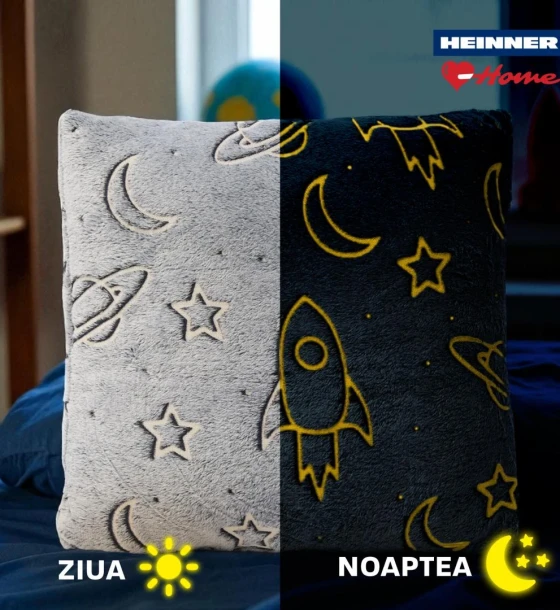 Fata de perna decorativa Perna cu model fosforescent, Space, 45x45